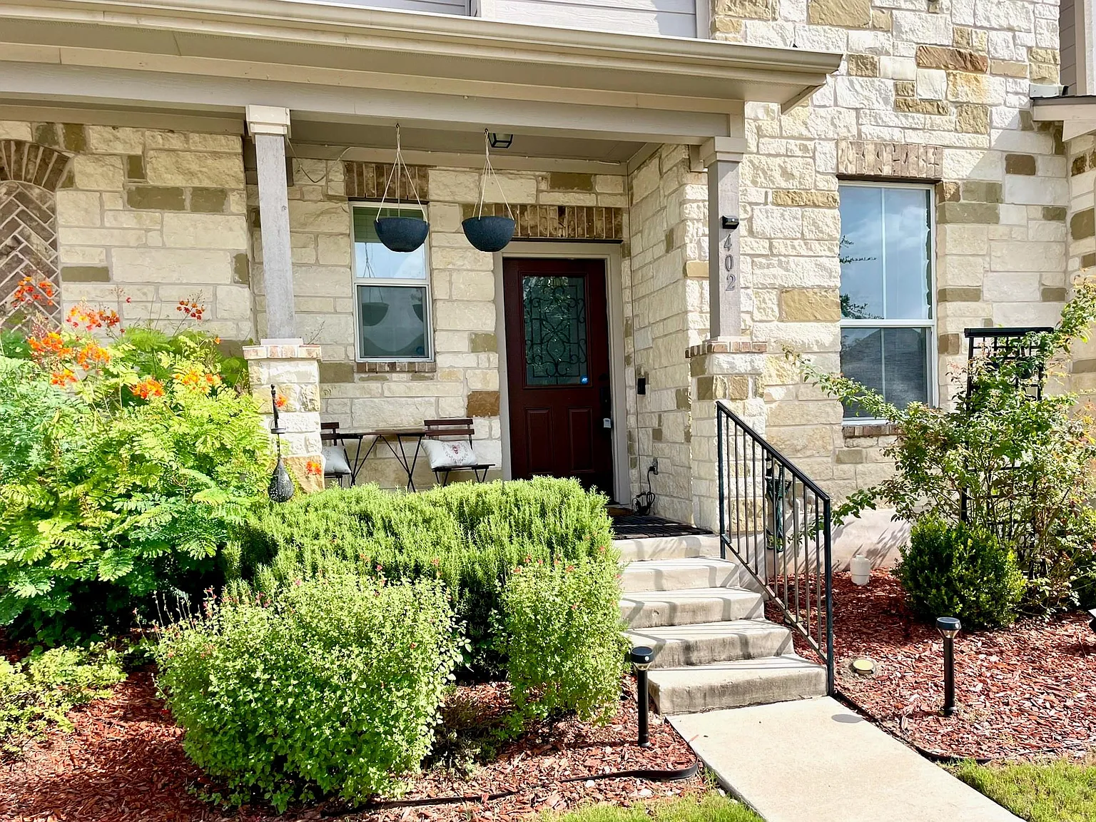 4 bed, 2.5 bath, 1560 sqft, $1,900 — Photo 1