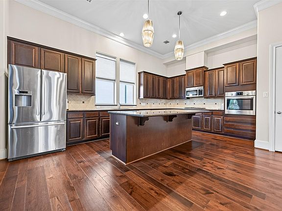 5th image of 2964 Rusk St