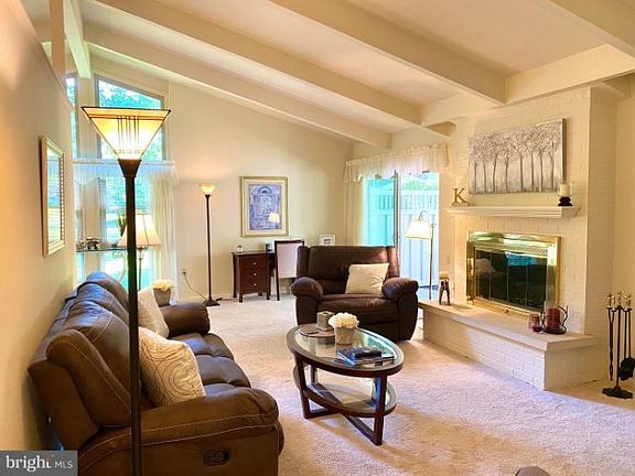 3rd image of 3576 Gleneagles Dr Unit 33-B