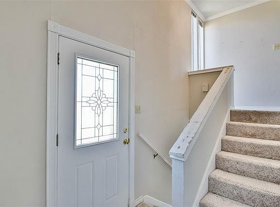 2nd image of 4313 Crescent Dr #5