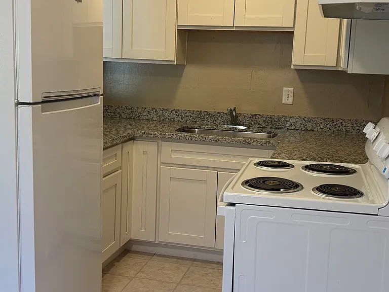 226 Arana Dr #C — Photo 3
