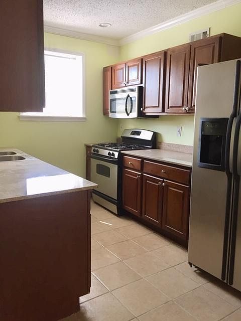 kitchen - stainless, granite, ceramic