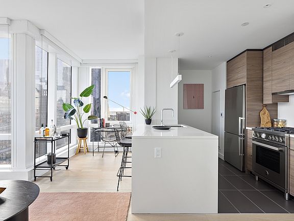 2nd image of 555 38th St APT 3201