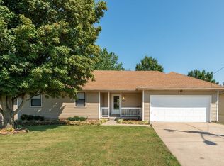 1751 E Redbud Ln, Springfield, MO 65803