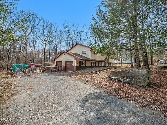 2nd image of 218 Mohican Rd