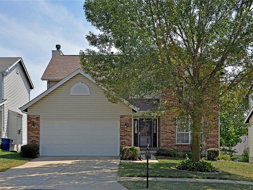 1st image of 4548 Robbins Grove Dr