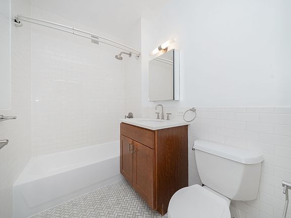 5th image of 7525 153rd St APT 552