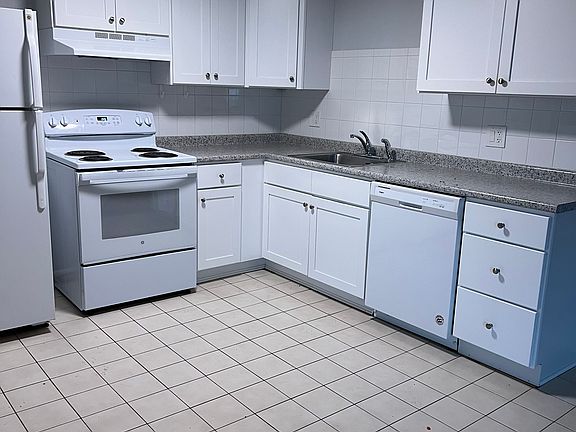 4th image of 1 Puritan St APT 13