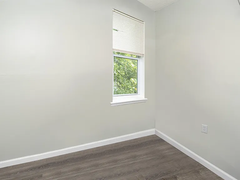904 Peoples Ave — Photo 14