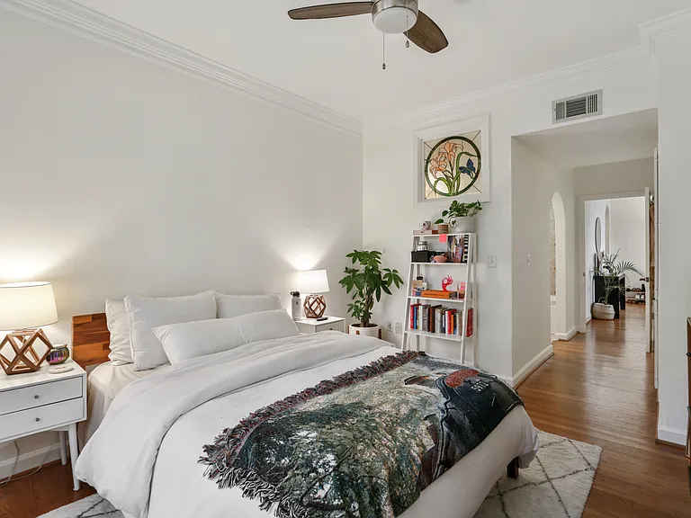 3777 Peachtree Rd #321 — Photo 15