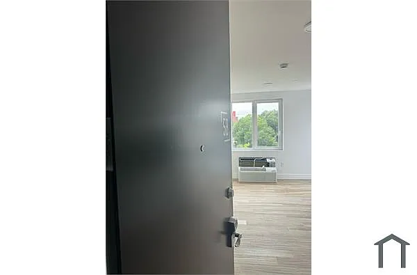 Building Photo - 115 Sutter Ave #2A