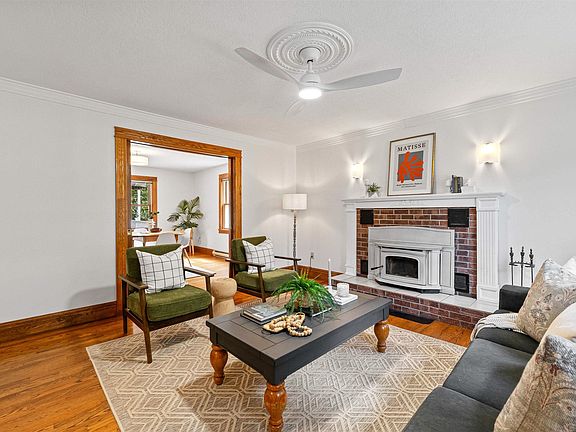 3rd image of 156 Brown St