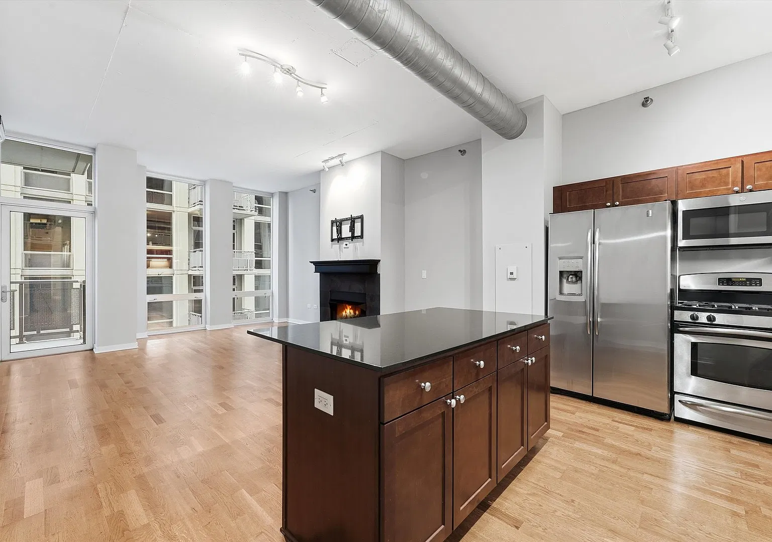 1 bed, $3,000 — Photo 2