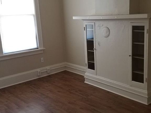 4th image of 406 N Walnut St APT D