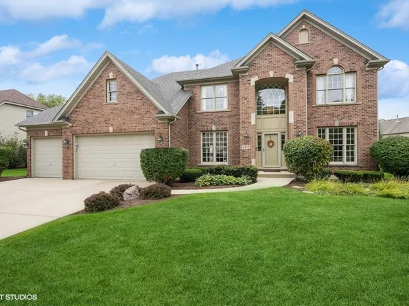 668 Waterside Dr, South Elgin, IL 60177