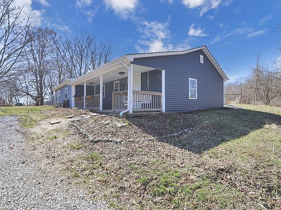 4th image of 2044 River Rd