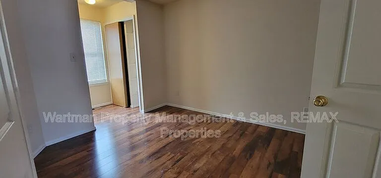 4560 Excalibur Ct — Photo 9