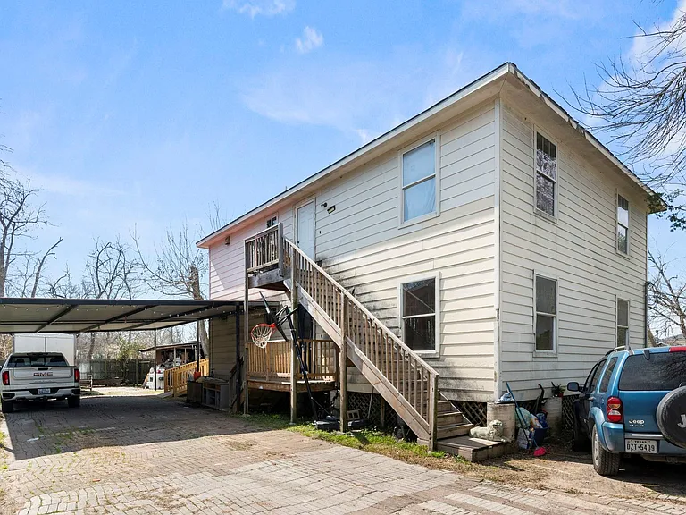 2444 Margaret St #A — Photo 2