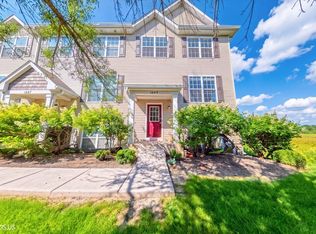 1689 W Turtle Creek Ln, Round Lake, IL 60073