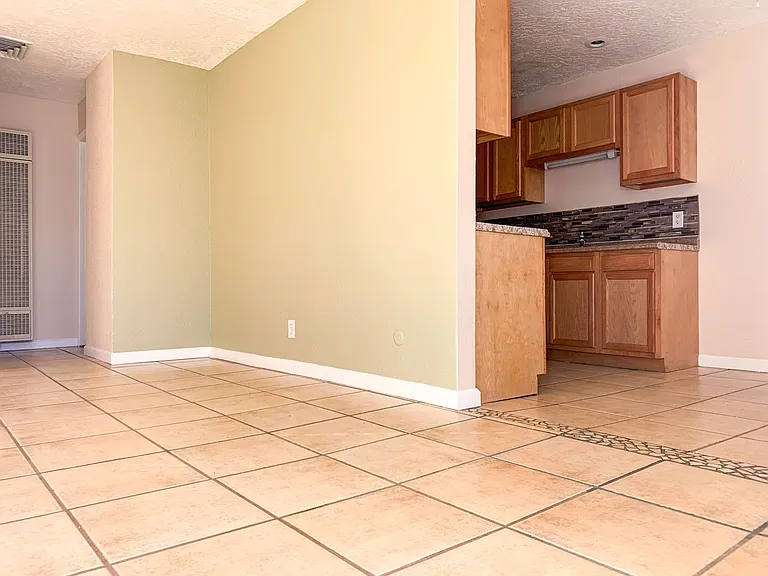 Desert Park Apartments — Photo 5
