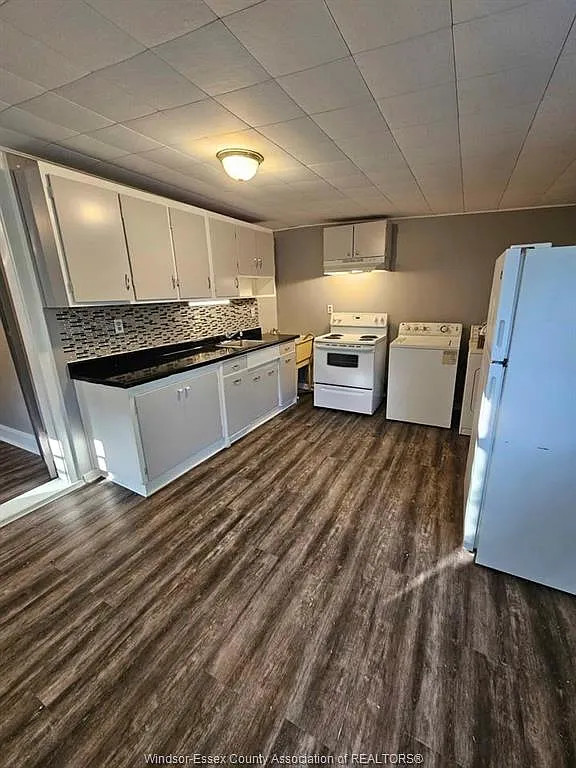 2 bed, $1,599 — Photo 1