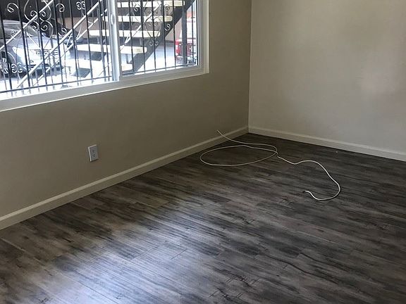 4th image of 11413 Menlo Ave APT B