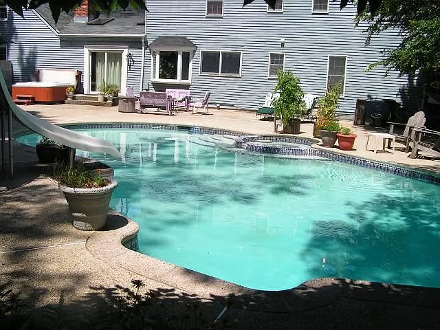 402 Hartman Dr photo 1