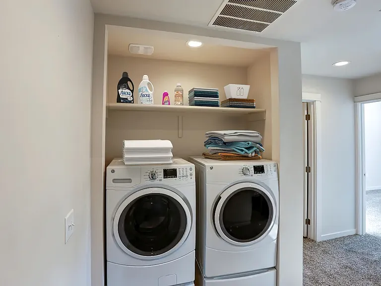 Move in and Save at Creekside Townhomes! — Photo 18