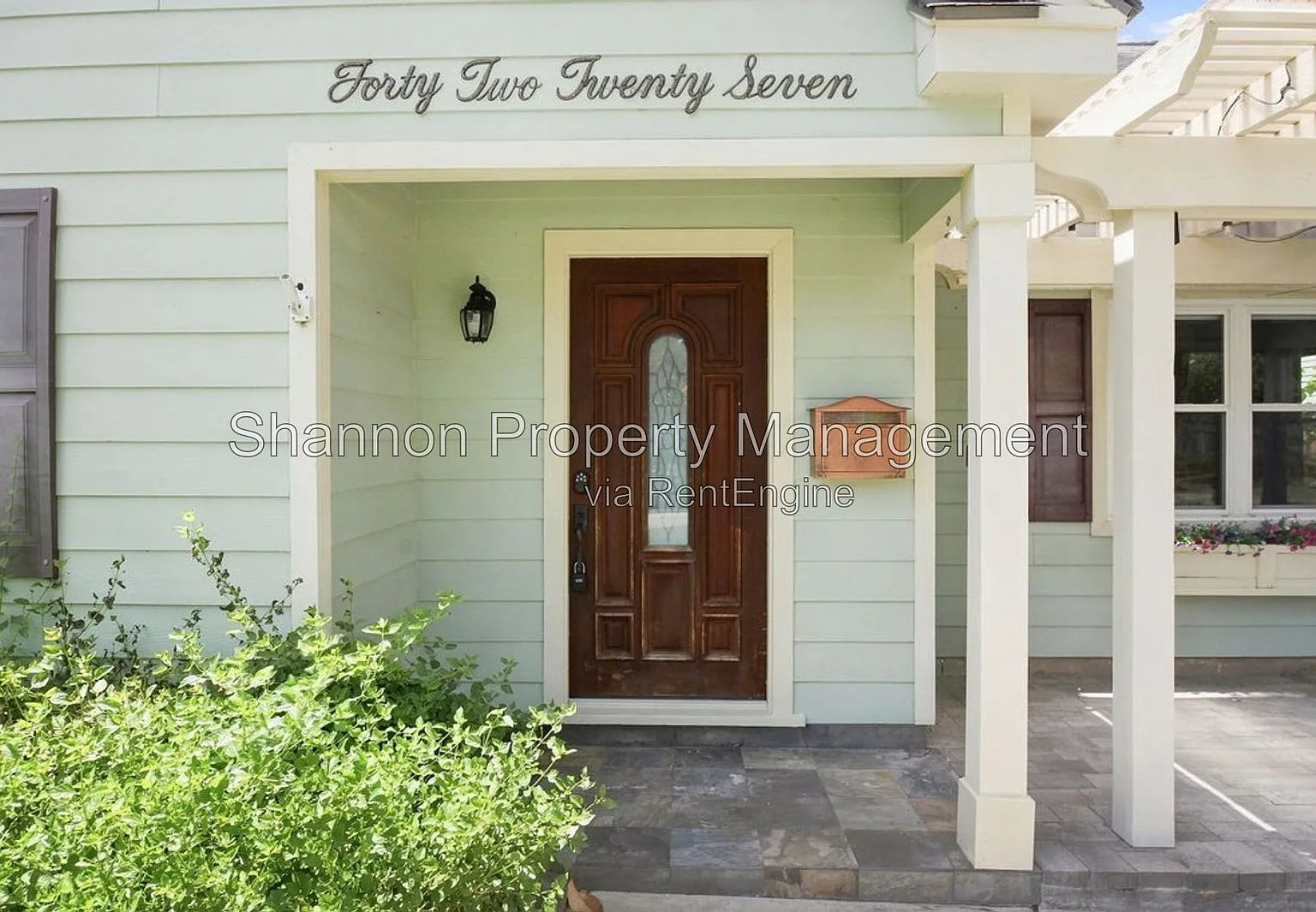 2 bed, 2.0 bath, 1627 sqft, $3,300 — Photo 2