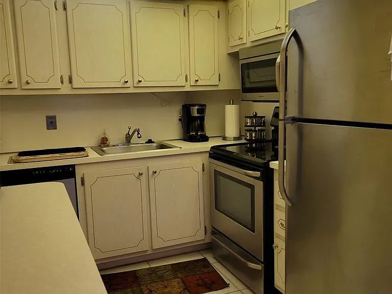 351 Markham Cres #351-P — Photo 2