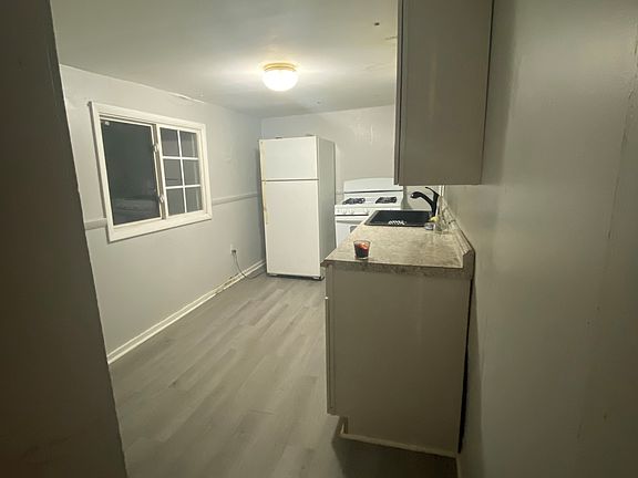 3rd image of 430 W 4th St #4