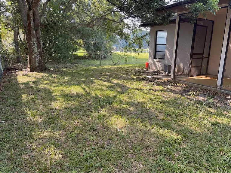 352 Cocoa Ct — Photo 17