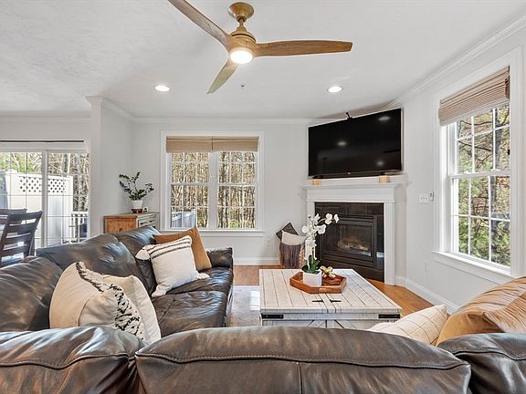 3rd image of 105 Dudley Rd #105