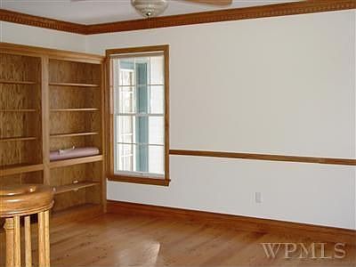 3rd image of 276 Daisy Ln