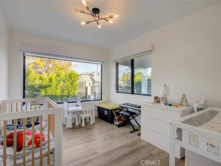 8161 Encino Ave — Photo 39