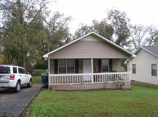 146B College St SE, Jacksonville, AL 36265