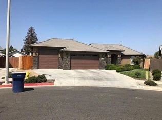 1910 Wagonwheel Pl, Tulare, CA 93274