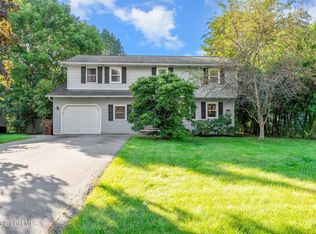 50 Wakefield Ct, Delmar, NY 12054