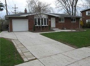 190 Brookwood Dr, Hamburg, NY 14075
