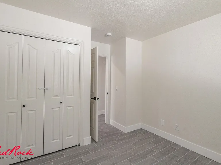 441 E Sunland Dr #6 — Photo 32