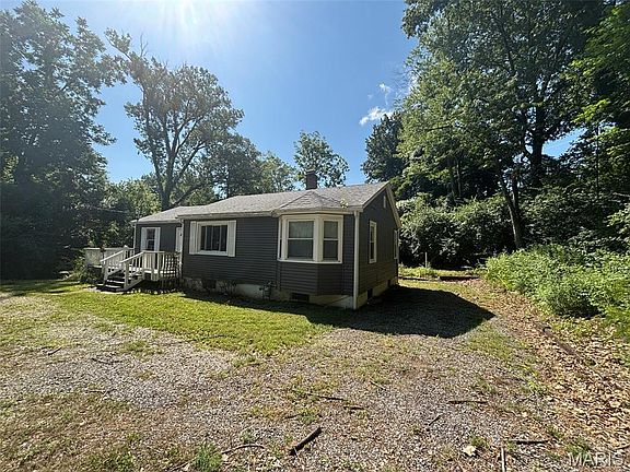 3rd image of 912 S 11th St
