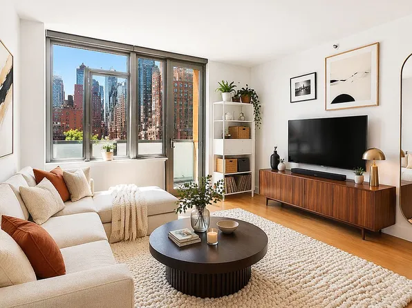 464 W 44th St #Pha, New York, NY 10036