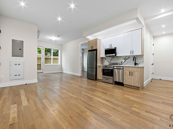 4th image of 67 Richardson St APT 1L