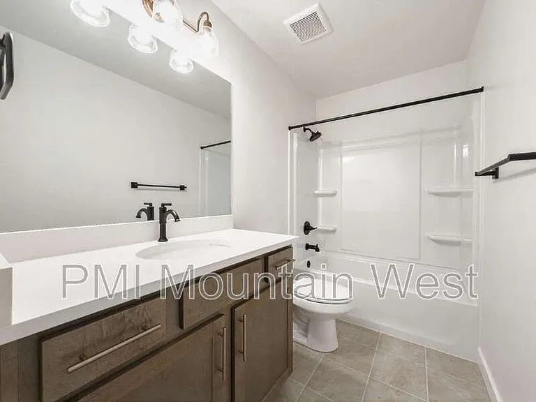 2606 N 2125 W — Photo 19