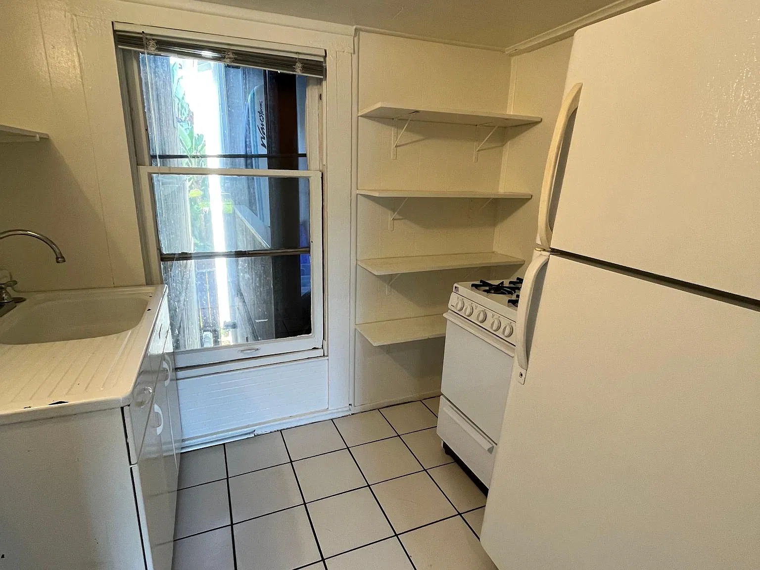 Studio, $1,900 — Photo 3