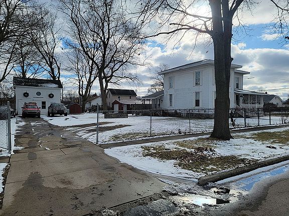 2nd image of 814 French St