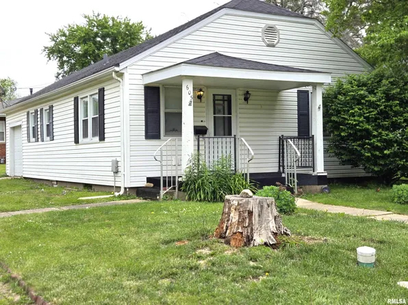 605 S Main St, Canton, IL 61520