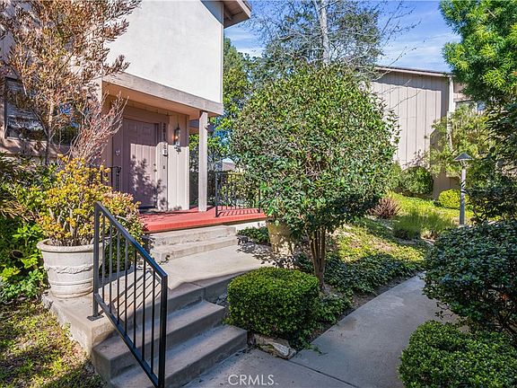 3rd image of 28128 Ridgepoint Ct