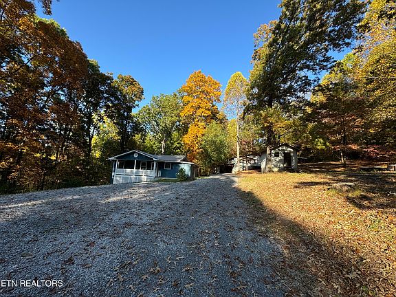 3rd image of 741 Dogwood Dr