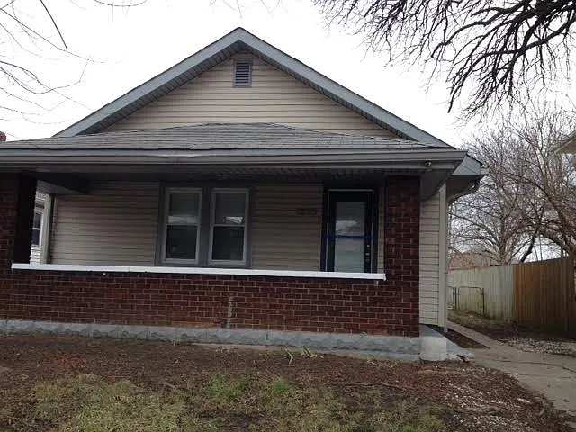1255 Hiatt St photo 1